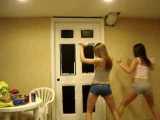 Deux jeunes femmes sexy